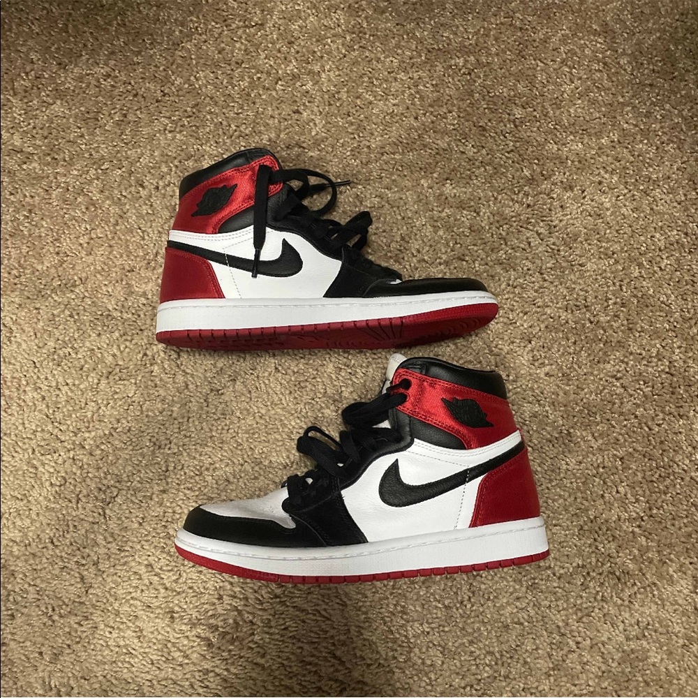 Women’s Air Jordan 1 Retro High “Satin Black Toe”